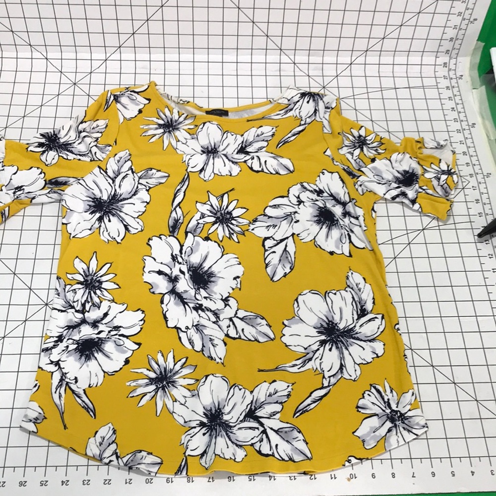 Ann Taylor Factory Yellow Floral Blouse Ruffles XL